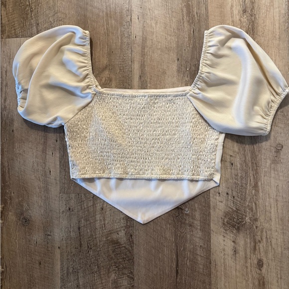 MittoShop Cream Puff Sleeve Smocked Crop Top Size S - Picture 2 of 5